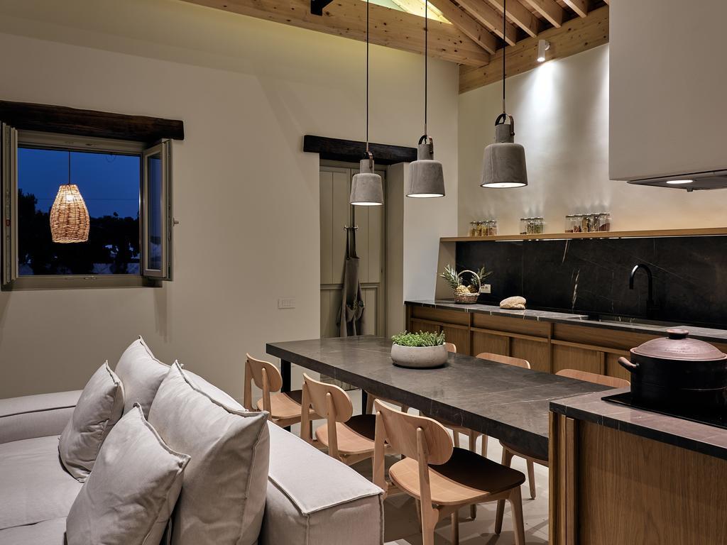 Niova Villa - Seafront, Private Pool And Ionian Sea Views, By Zantewize Alykes  Eksteriør billede