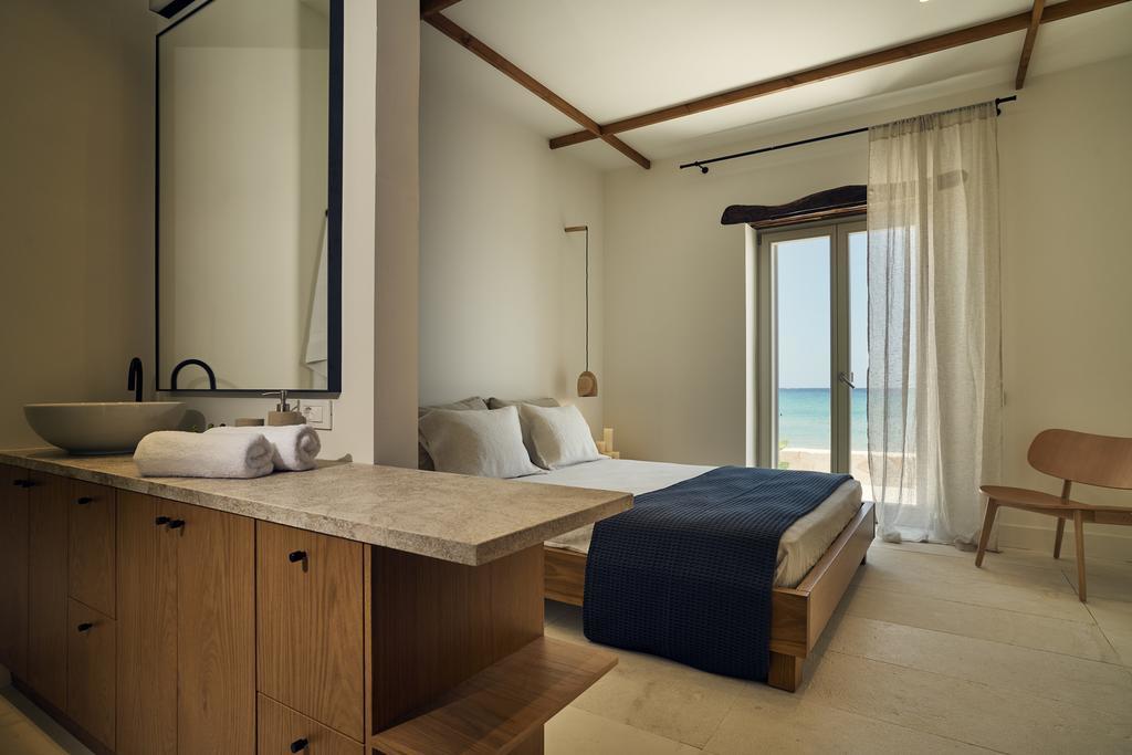 Niova Villa - Seafront, Private Pool And Ionian Sea Views, By Zantewize Alykes  Eksteriør billede