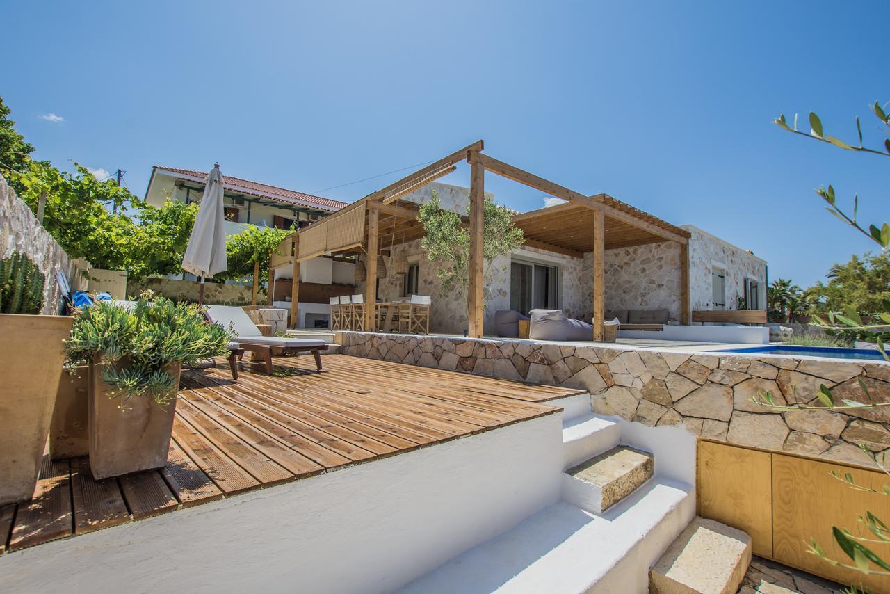Niova Villa - Seafront, Private Pool And Ionian Sea Views, By Zantewize Alykes  Eksteriør billede
